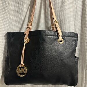 MICHAEL KORS black leather purse